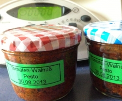 Tomaten-Walnuß-Pesto