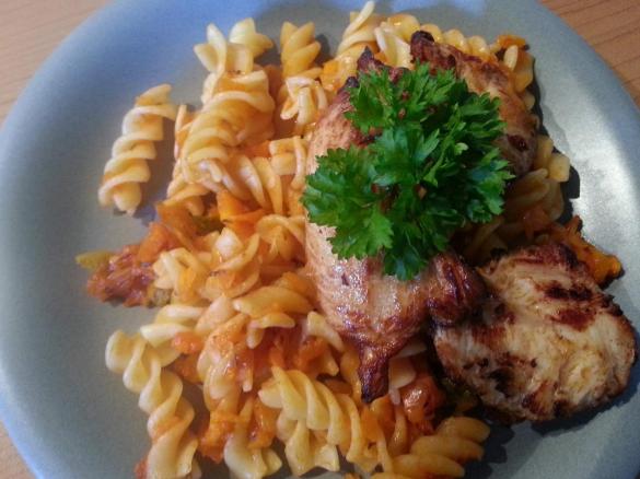 WW Nudelpfanne mit Hähnchenbrust