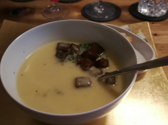 Fränkische Mostsuppe mit Zimt-Croutons