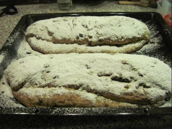 Variation von Christstollen nach einem Rezept meiner Oma (1900)