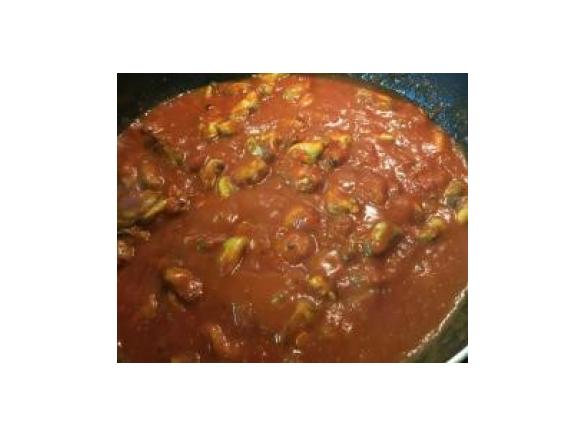 Muscheln in Tomatensauce