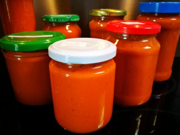 Tomaten einkochen, Tomatensoße, Tomaten püriert