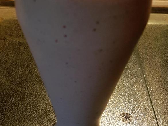 Nicoles cremiger leckerer neuer Kirsch-Bananen-Schokoladen Shake für Groß und Klein