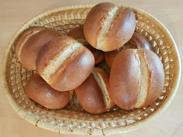 Knusprige Sonntagsbrötchen