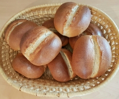 Knusprige Sonntagsbrötchen