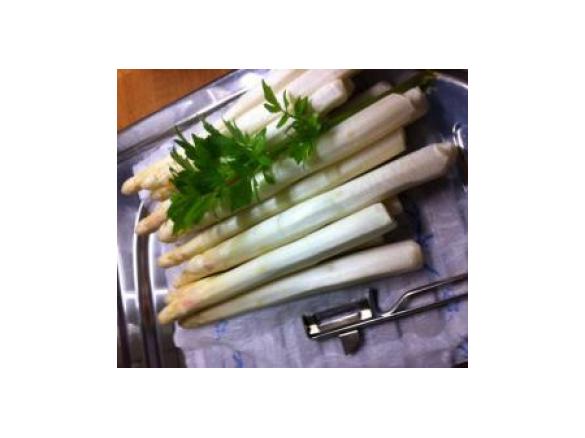 Spargel mit Kartoffeln und Schinken