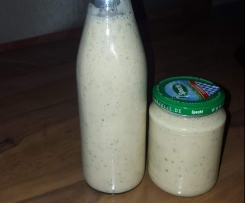 Joghurt-Salat-Soße mit Estragonsenf