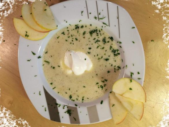 Apfelsuppe mit Chilli
