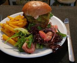Falafel-Burger mit Karotten-Zaziki