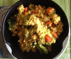 Gebratener Reis mit Sesam und Ei