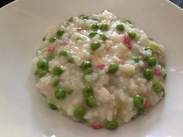 Risotto mit Erbsen und Schinken