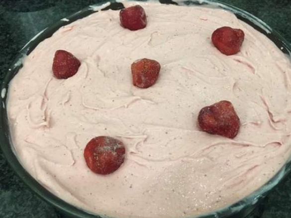 American Cheesecake New York Style mit Erdbeertopping