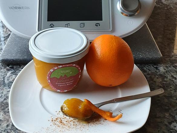 Kürbis-Orange-Gewürz-Marmelade mit Schuss