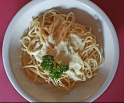 Käseknoblauchsahnesoße für Spaghetti 