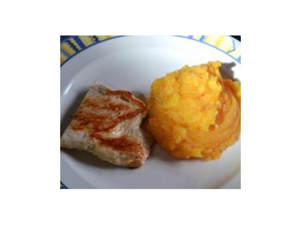 Steckrübenmus mit Bratwurstbällchen