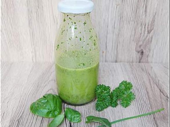 Salatdressing aus frischen Kräutern