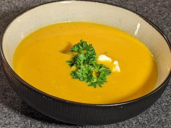 Möhrencremesuppe "fruchtig-scharf"
