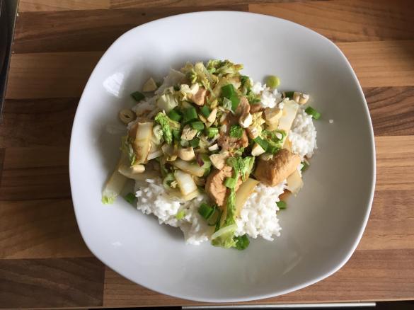 Putenbrust-Chinakohl Pfanne