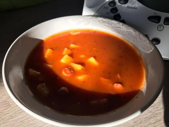 Tomatisierte Kartoffelsuppe