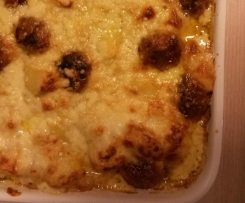 ResteVerwertung Bratwurst-Blumenkohl-Kartoffel-Auflauf mit Bechamel-Käse-Soße