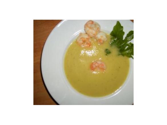 Leichte Zucchinisuppe mit Garnelen