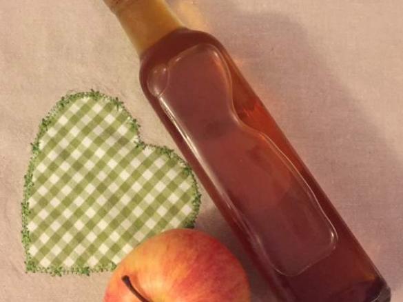 Bratapfellikör mit Amaretto