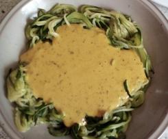 Zucchnispaghetti mit Frischkäsesauce