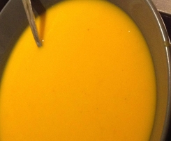 Fruchtig-scharfe Kürbissuppe