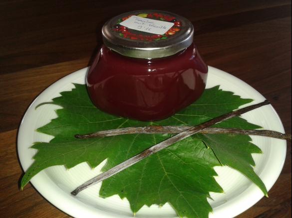 Weintrauben-Gelee mit Vanille und Minze