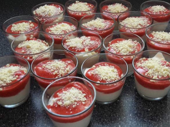 Leichtes Spaghettieis-Dessert (ohne Mascarpone)