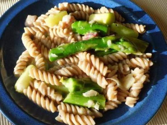 Nudeln & Spargel in Orangensahnesauce