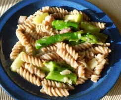 Nudeln & Spargel in Orangensahnesauce