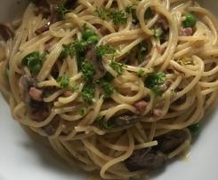 One Pot Pasta mit Pilze, Erbsen und Speck
