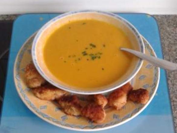 Möhrenkokosingwersuppe