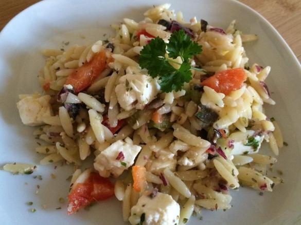 Risoni-Salat mit Feta & Oliven (Finessen 03/2014)