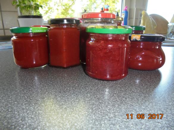 Erdbeer-Holunderblüten-Marmelade