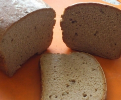 Roggenmischbrot mit Sonnenblumenkerne