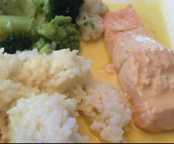 Lachsfilet in Curry-Sauce