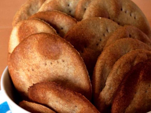 Knäckebrot mit Frischkäsedip 