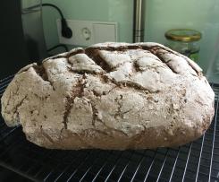 Dunkles glutenfreies Brot