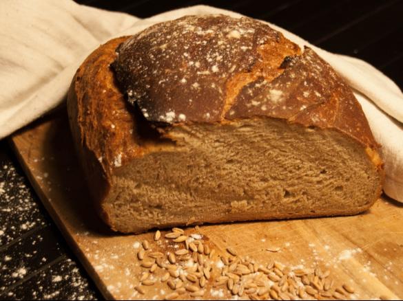 Dinkelbrot mit Joghurt