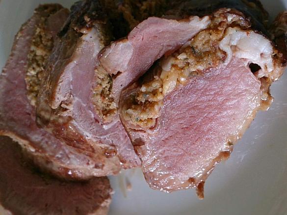 Mediterran gefüllte Schweinelende