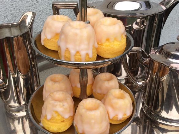 Sagenhaft flaumige Watte Mini Gugl mit Rumglasur (ohne Mehl)