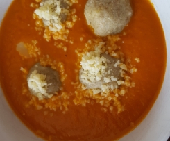 Grünkern Klößchen in Tomatensuppe