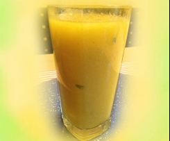 Exotischer Mai-Smoothie mit Waldmeister