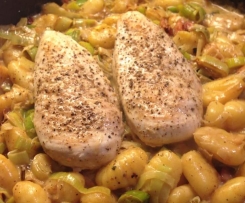 Hähnchenbrustfilet mit Gnocchi aus dem Ofen