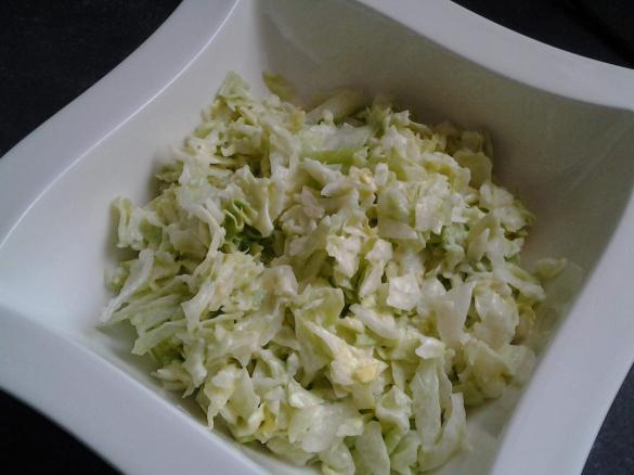 Eisbergsalat fix und fertig mit Oma´s Salatsauce