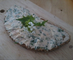 Brotaufstrich mit Knoblauchsrauke