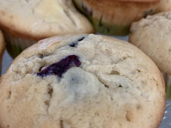 Blaubeer-Frischkäse Muffins mit Streuseln