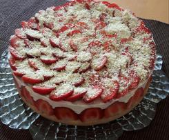 Käsesahne mit Erdbeeren